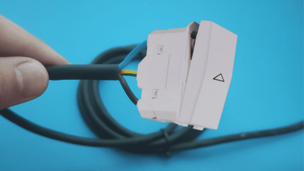 Cómo probar un interruptor de luz con un multímetro