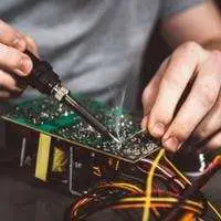 Cómo soldar cables a conectores