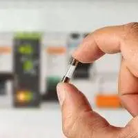 Cómo probar un fusible sin un multímetro