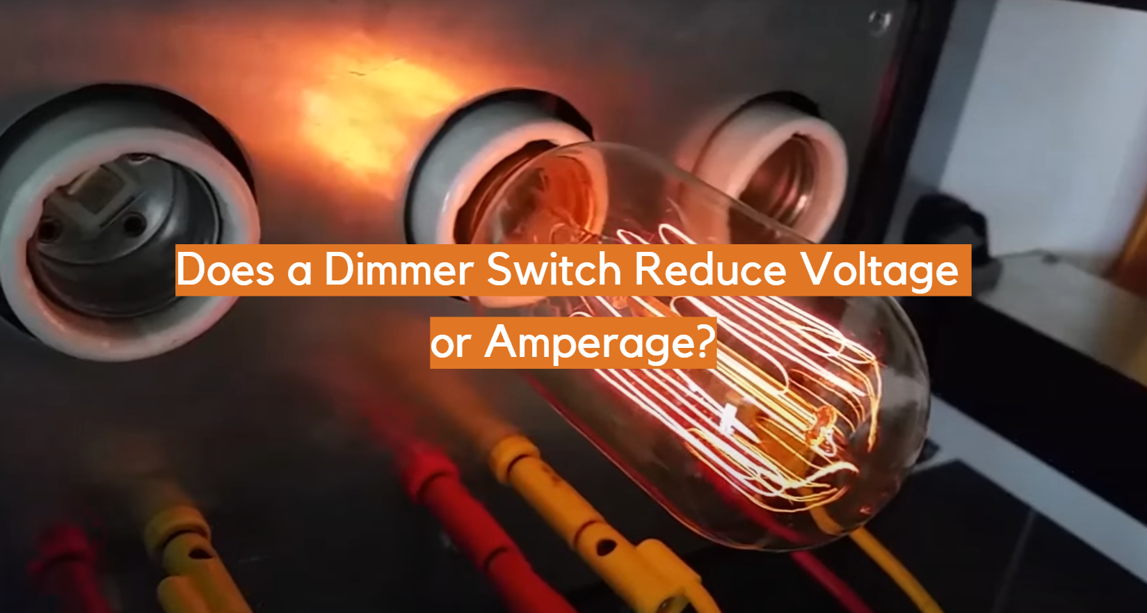 ¿Un interruptor de atenuación reduce el voltaje o el amperaje?