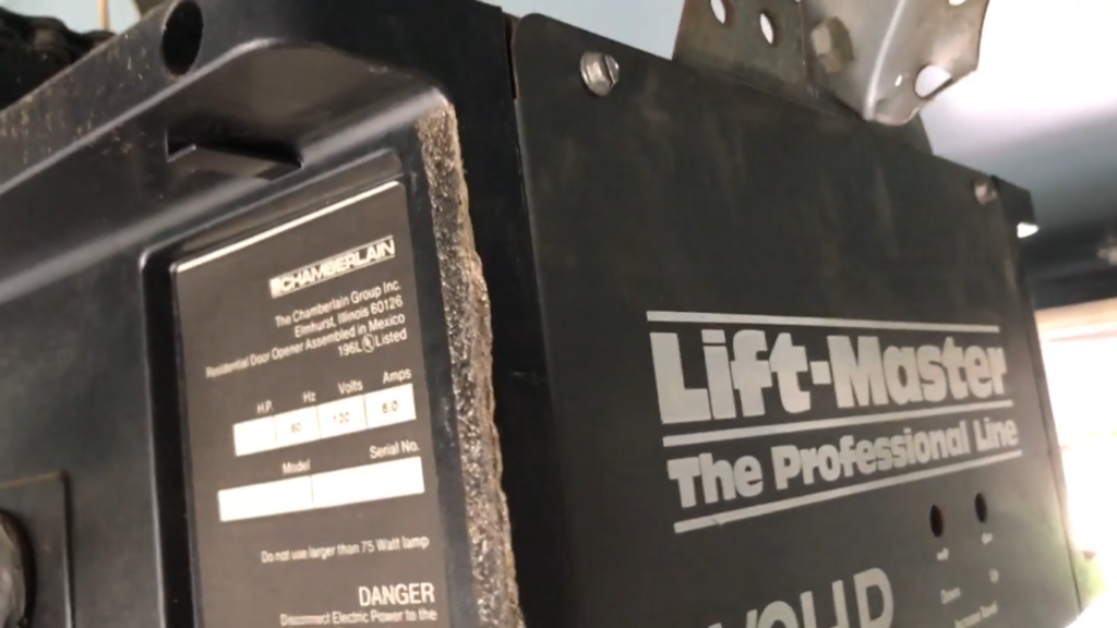 El condensador del abre-puertas de garaje sigue funcionando: ¿cómo solucionarlo?