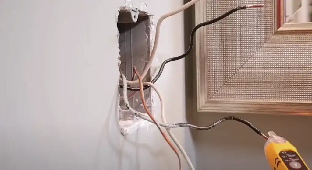 ¿Cómo reemplazar una toma de corriente con 4 cables?
