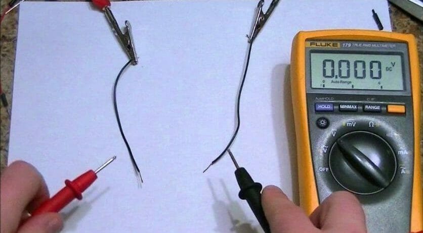 ¿Qué cable va al tornillo de latón? (prueba de 4 pasos)
