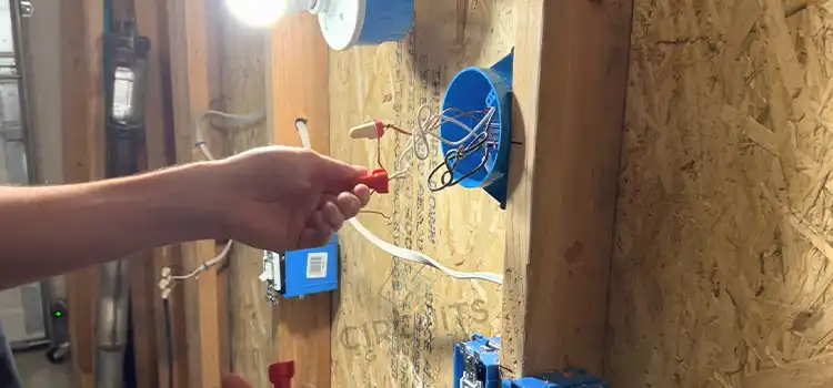 Cómo tocar cables con corriente sin electrocutarse | 5 técnicas explicadas