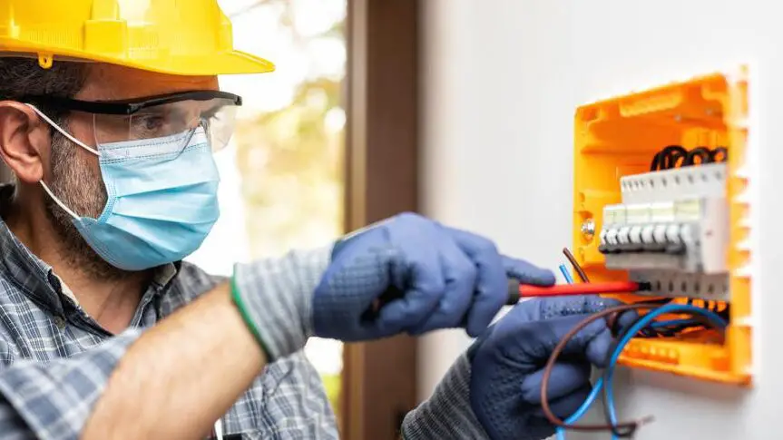 Cómo contratar a un electricista – Forbes
