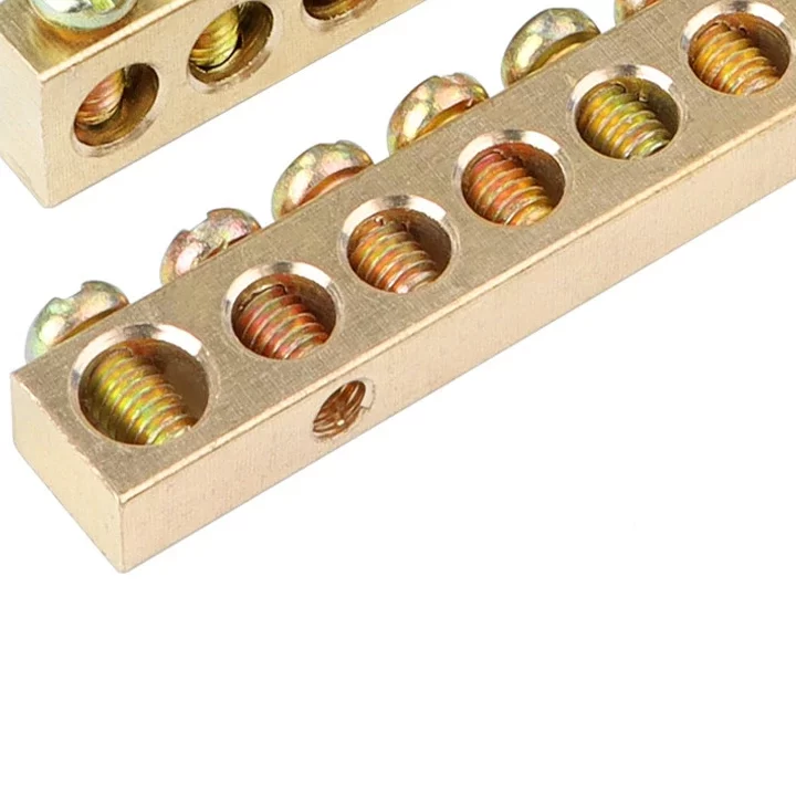 Pernos de latón como terminales (información en comentarios): r/ElectricalEngineering