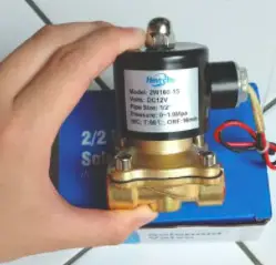 baterías - ¿Cómo alimentar la válvula solenoide?