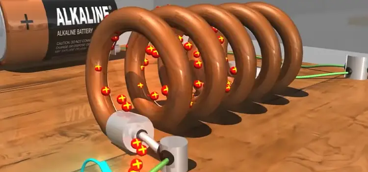 ¿Cambia el voltaje a través de un capacitor?