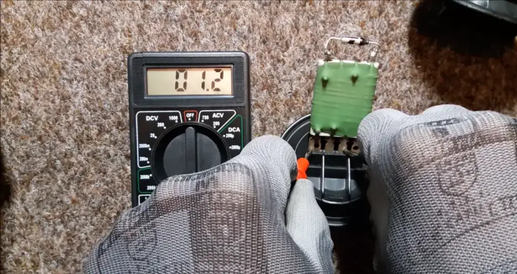 ¿Cómo probar un motor de ventilador con un multímetro?
