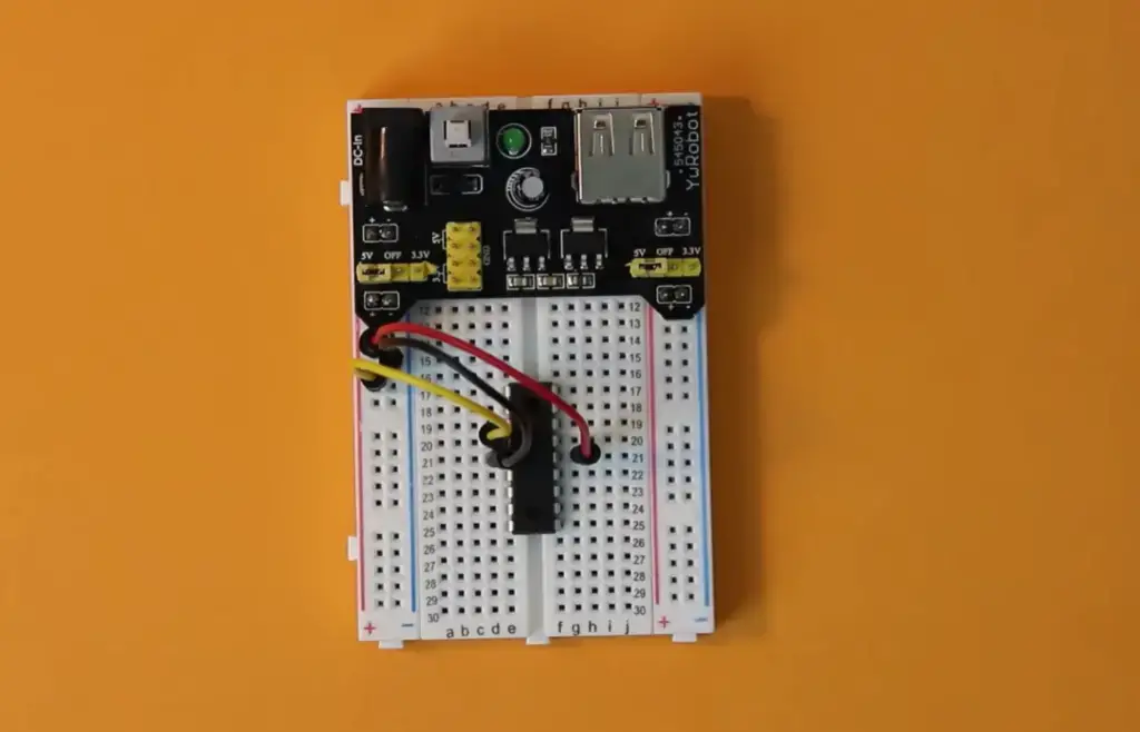 ¿Cómo programar un microcontrolador PIC?
