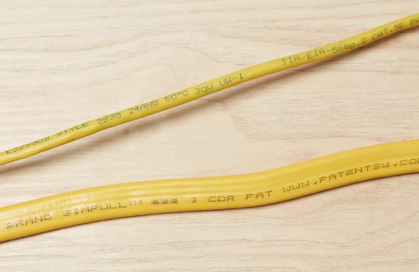 ¿El cable está etiquetado como positivo o negativo?
