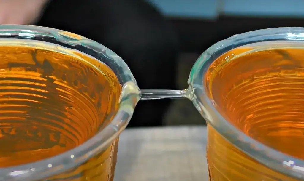 ¿Es el aceite conductor?