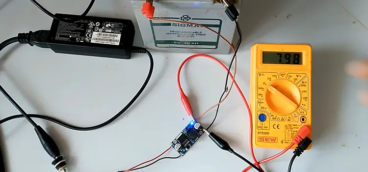 ¿Puedo usar un cargador de 19V por 12V?